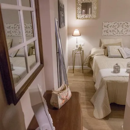 Palacio Almagra Apartment *